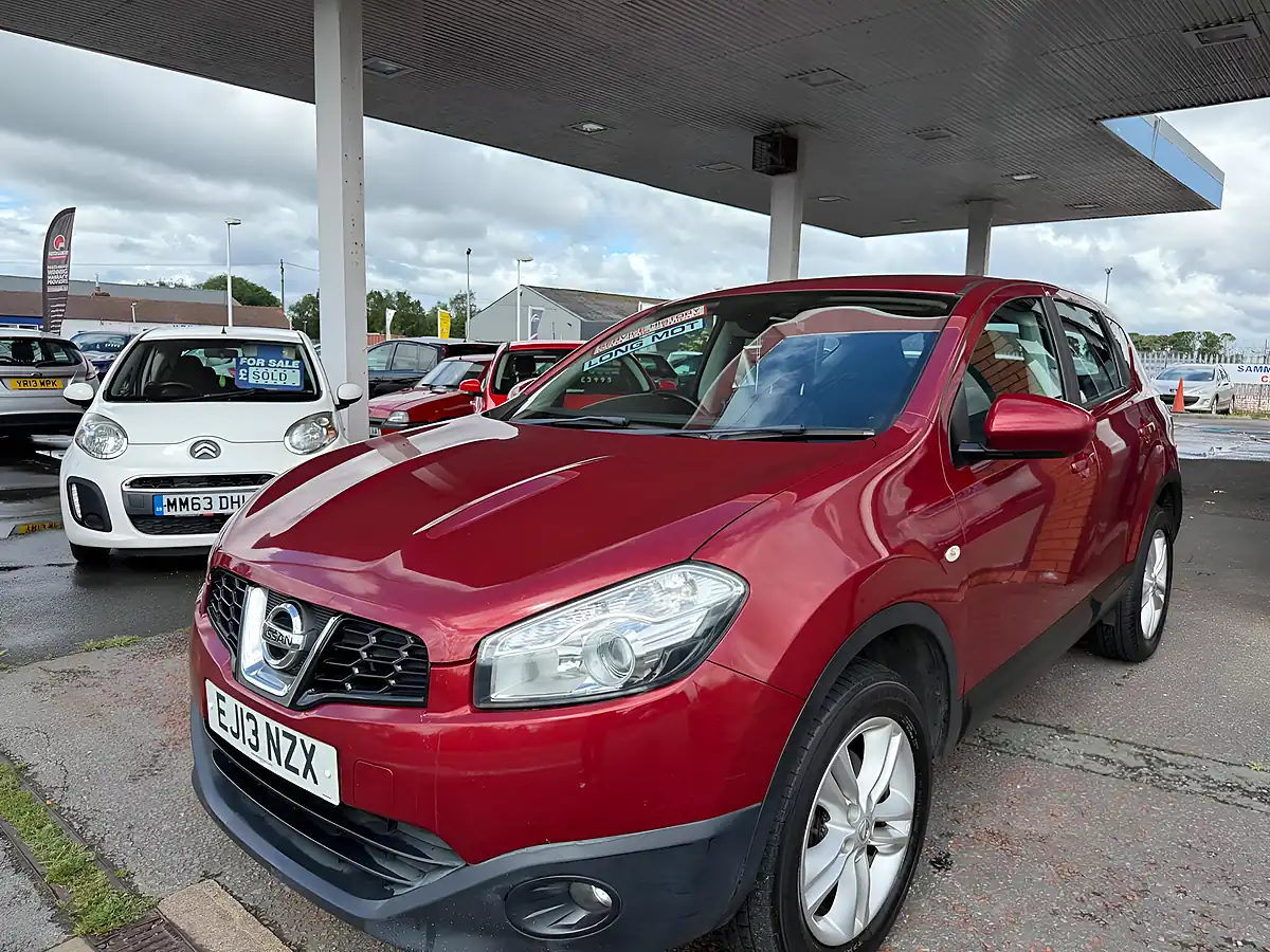 Used 2013 Nissan Qashqai Acenta Red - Interior and Exterior details 2