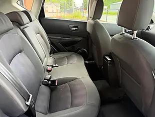 Used 2013 Nissan Qashqai Acenta Red - Interior and Exterior details 20
