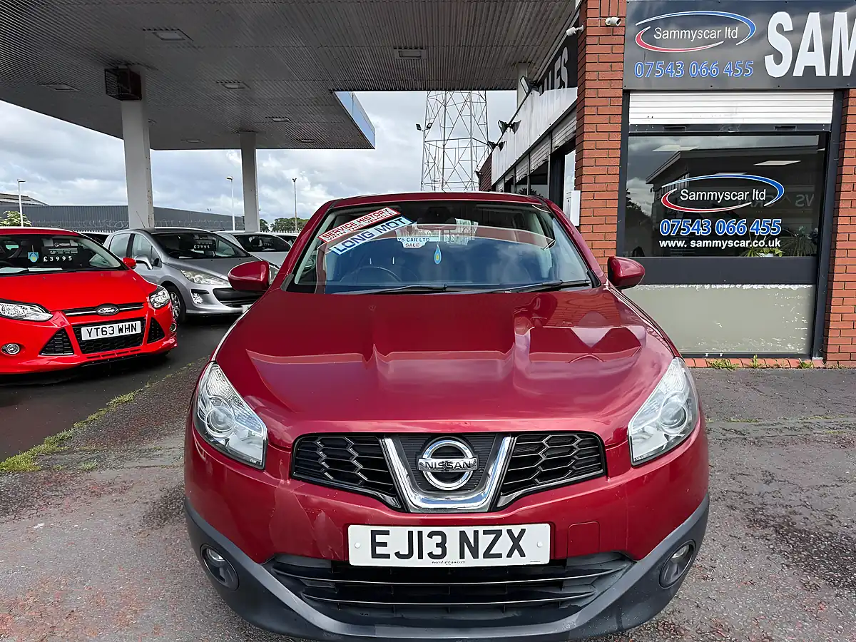 Used 2013 Nissan Qashqai Acenta Red - Interior and Exterior details 3
