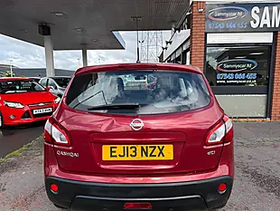Used 2013 Nissan Qashqai Acenta Red - Interior and Exterior details 4