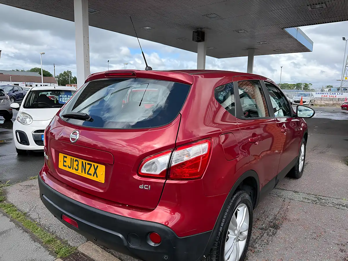 Used 2013 Nissan Qashqai Acenta Red - Interior and Exterior details 6