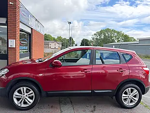 Used 2013 Nissan Qashqai Acenta Red - Interior and Exterior details 9