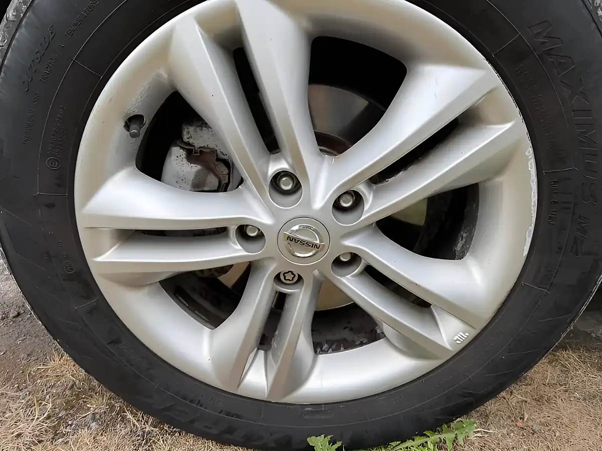 Used 2013 Nissan Qashqai Acenta Silver - Interior and Exterior details 10