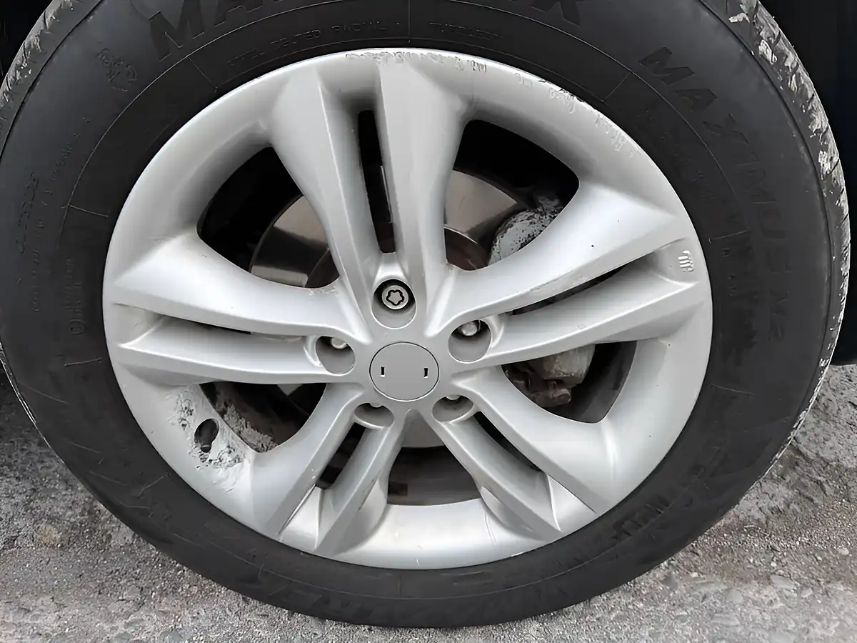 Used 2013 Nissan Qashqai Acenta Silver - Interior and Exterior details 11