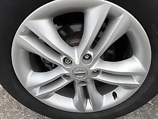 Used 2013 Nissan Qashqai Acenta Silver - Interior and Exterior details 12