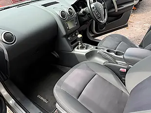 Used 2013 Nissan Qashqai Acenta Silver - Interior and Exterior details 15