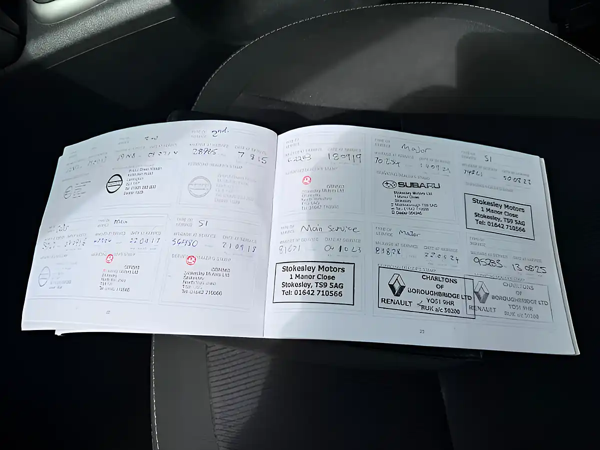 Used 2013 Nissan Qashqai Acenta Silver - Interior and Exterior details 20