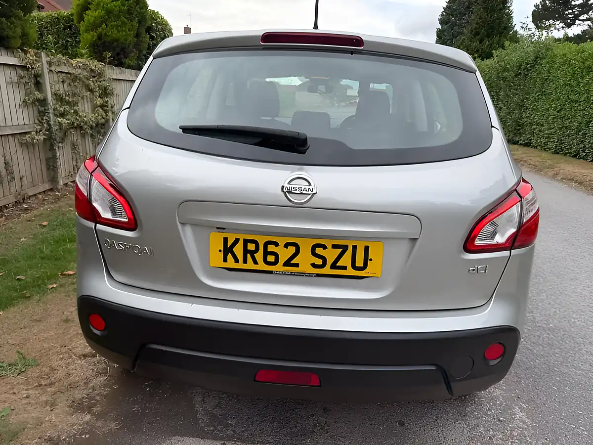 Used 2013 Nissan Qashqai Acenta Silver - Interior and Exterior details 6