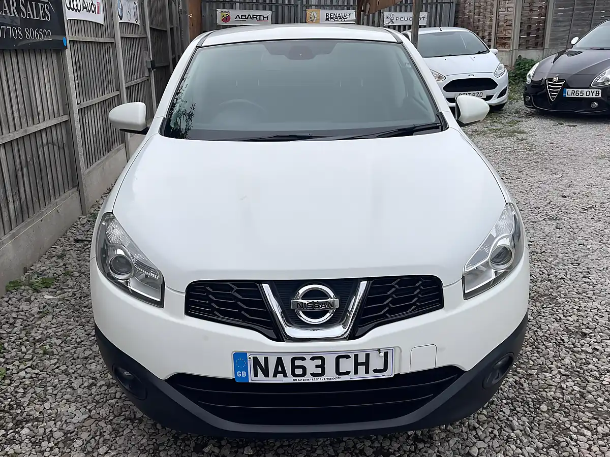Used 2013 Nissan Qashqai Acenta White - Interior and Exterior details 10
