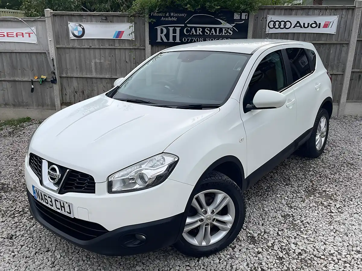 Used 2013 Nissan Qashqai Acenta White - Interior and Exterior details 13