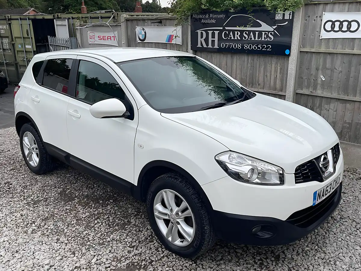 Used 2013 Nissan Qashqai Acenta White - Interior and Exterior details 2