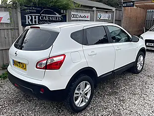 Used 2013 Nissan Qashqai Acenta White - Interior and Exterior details 9