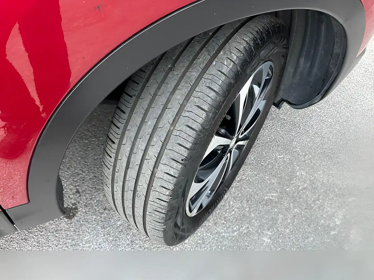 Used 2013 Nissan Qashqai N-Tec+ Red - Interior and Exterior details 12