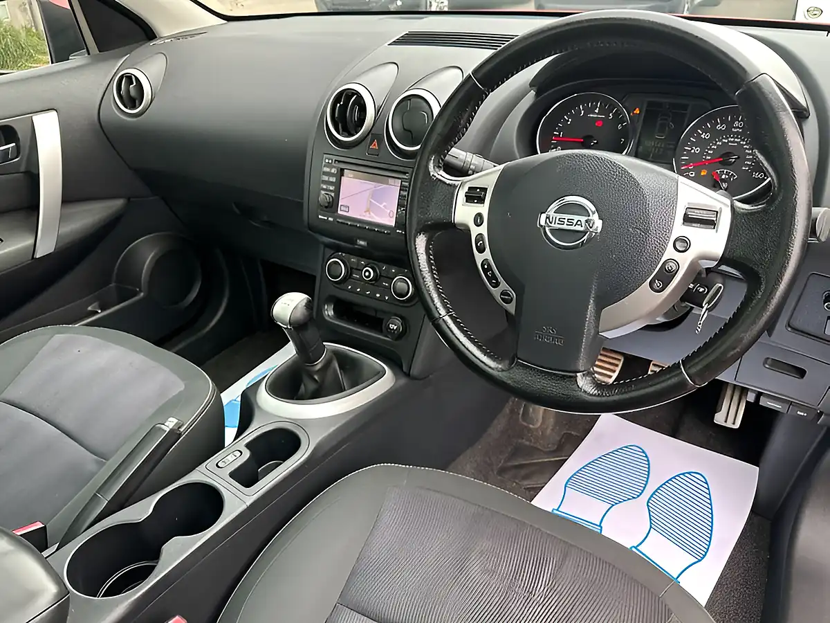 Used 2013 Nissan Qashqai N-Tec+ Red - Interior and Exterior details 2