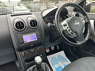Used 2013 Nissan Qashqai N-Tec+ Red - Interior and Exterior details 6
