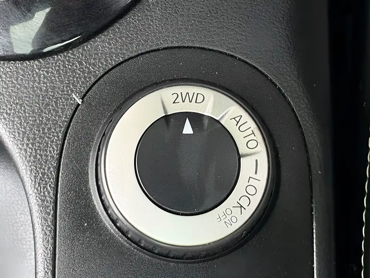 Used 2013 Nissan QASHQAI+2 360 Black - Interior and Exterior details 14