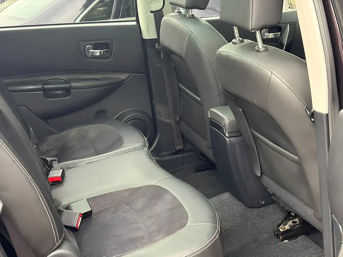 Used 2013 Nissan QASHQAI+2 360 Black - Interior and Exterior details 9