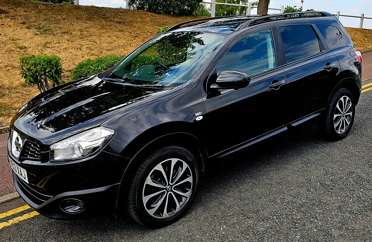 Used 2013 Nissan Qashqai+2 360 Black - Front View
