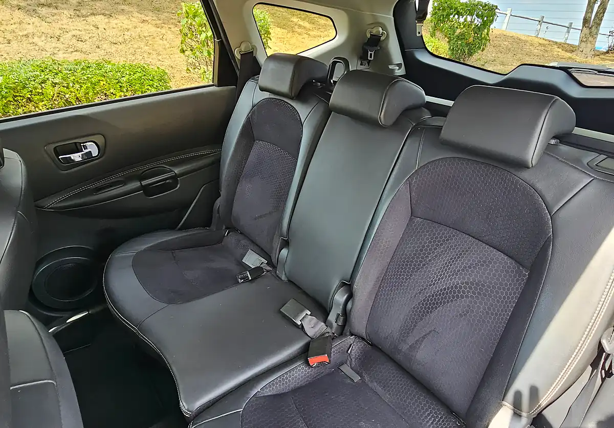 Used 2013 Nissan Qashqai+2 360 Black - Interior and Exterior details 15