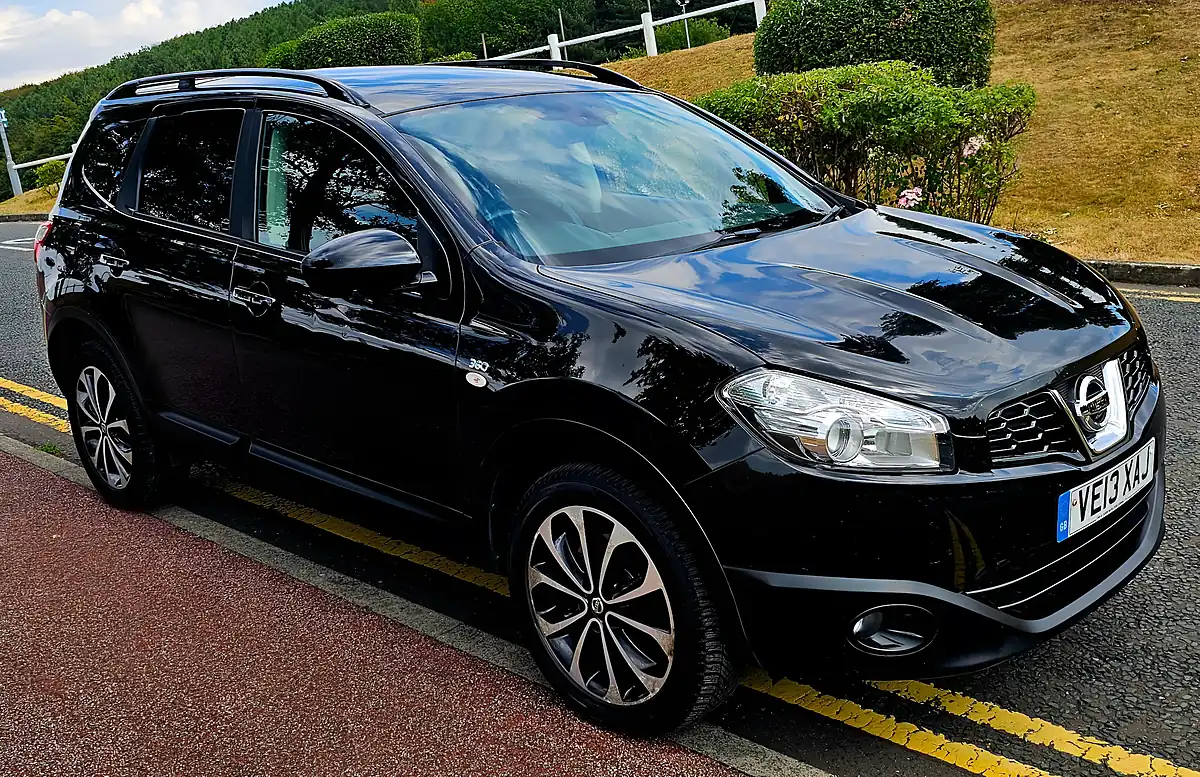 Used 2013 Nissan Qashqai+2 360 Black - Interior and Exterior details 4