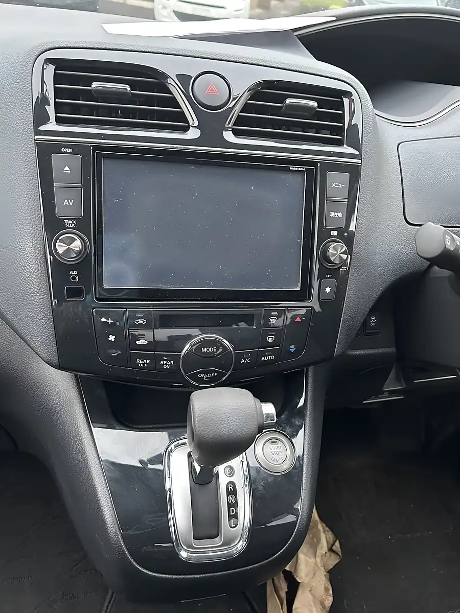 Used 2013 Nissan Serena Black - Interior and Exterior details 12