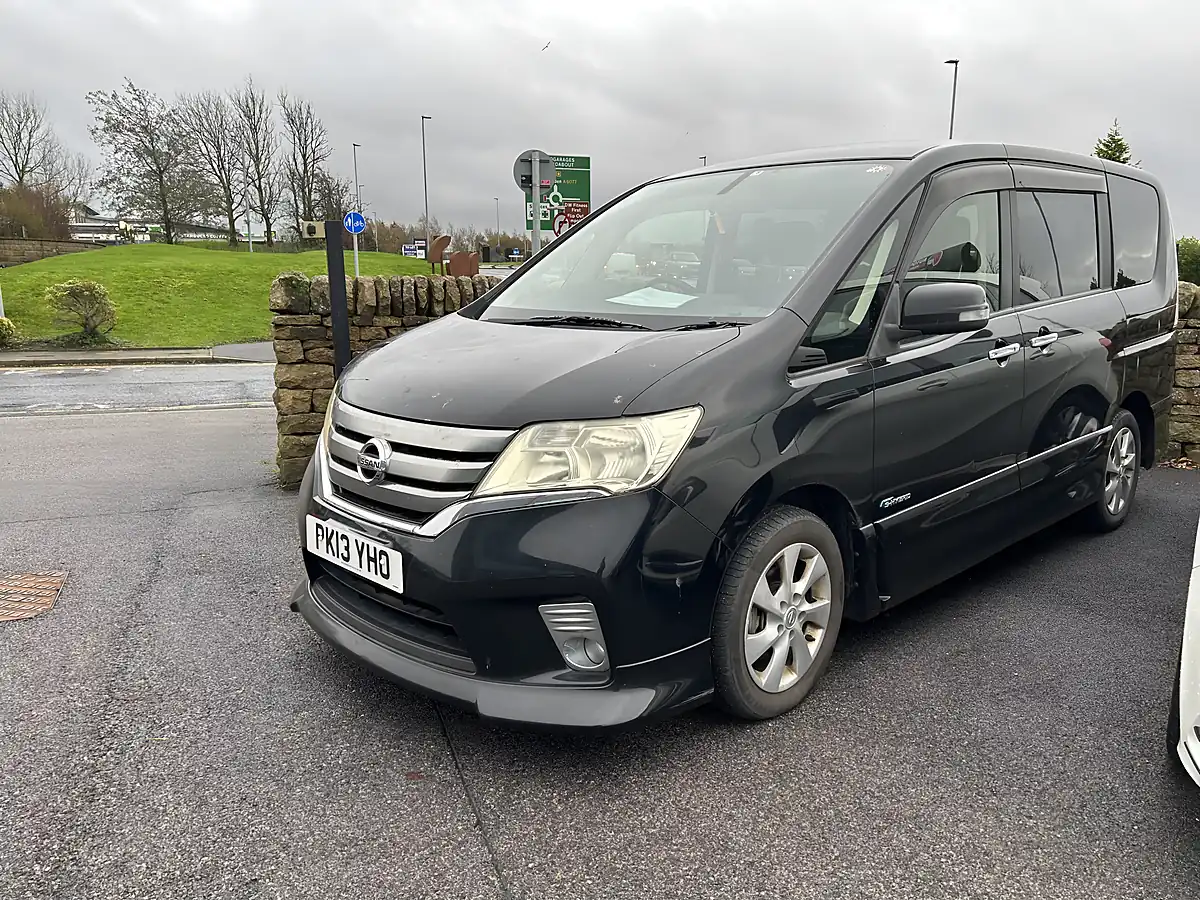 Used 2013 Nissan Serena Black - Interior and Exterior details 3