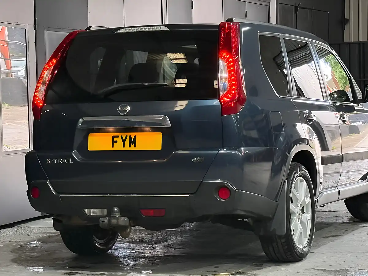 Used 2013 Nissan X-Trail Tekna Blue - Interior and Exterior details 17