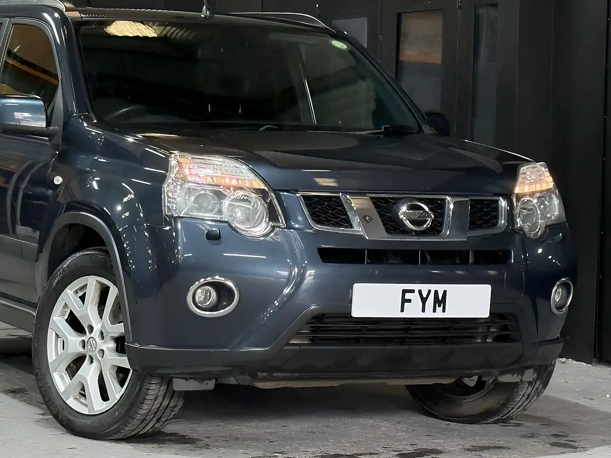 Used 2013 Nissan X-Trail Tekna Blue - Interior and Exterior details 18