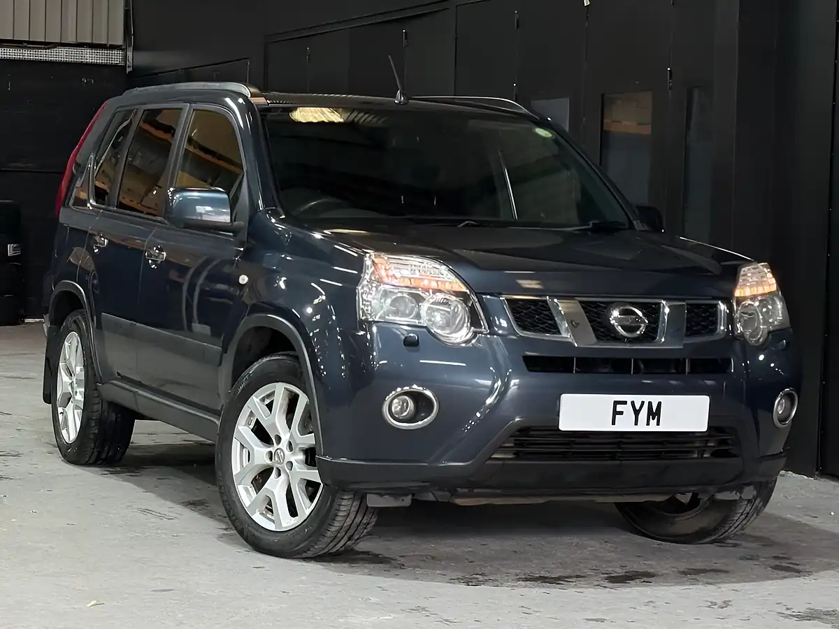 Used 2013 Nissan X-Trail Tekna Blue - Interior and Exterior details 3