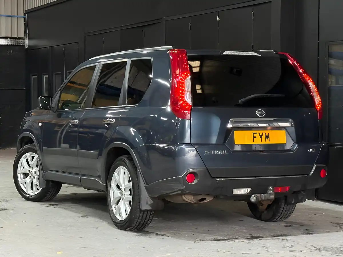 Used 2013 Nissan X-Trail Tekna Blue - Interior and Exterior details 5