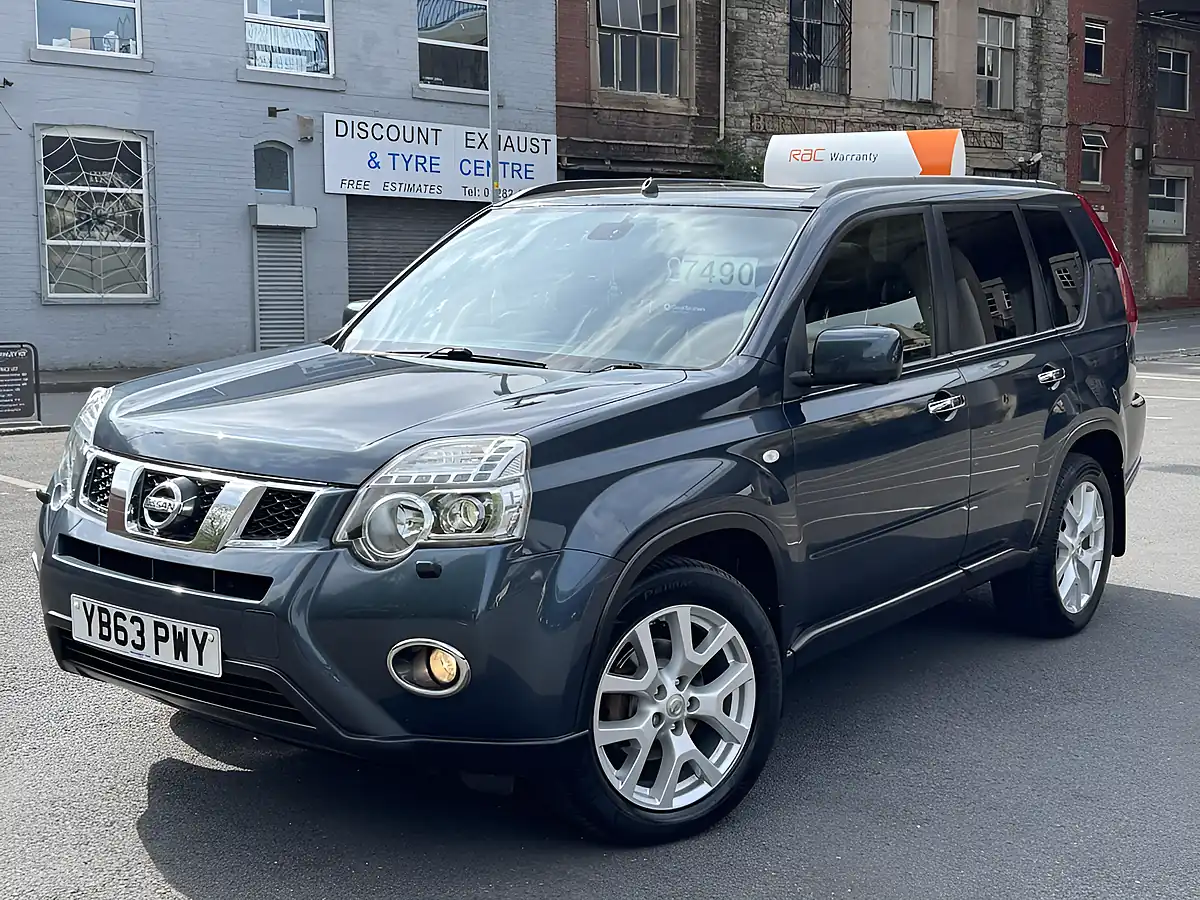 Used 2013 Nissan X-Trail Tekna Blue - Interior and Exterior details 11