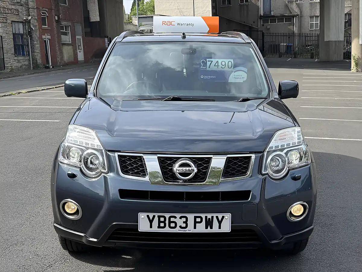 Used 2013 Nissan X-Trail Tekna Blue - Interior and Exterior details 4