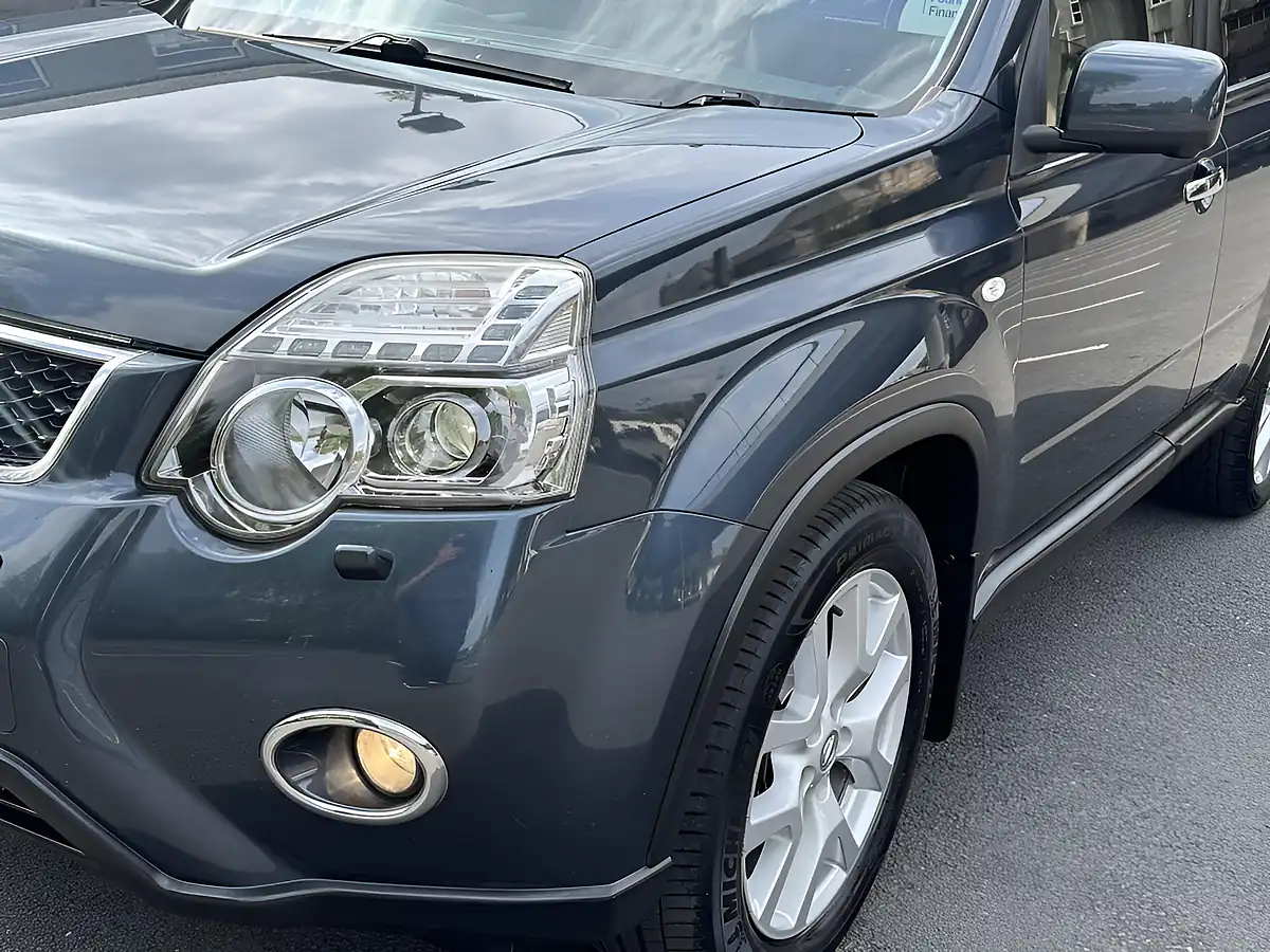 Used 2013 Nissan X-Trail Tekna Blue - Interior and Exterior details 5