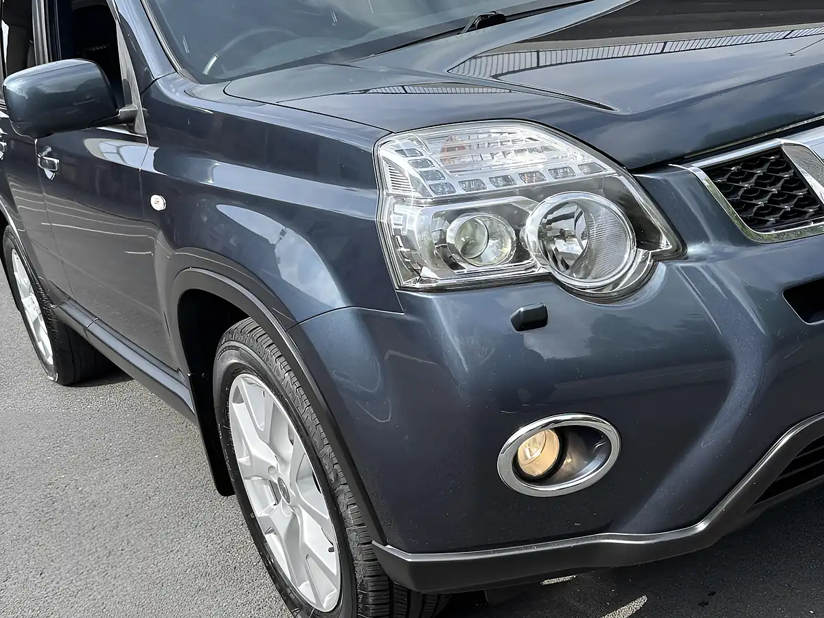 Used 2013 Nissan X-Trail Tekna Blue - Interior and Exterior details 6