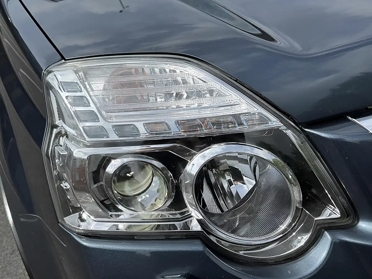 Used 2013 Nissan X-Trail Tekna Blue - Interior and Exterior details 7