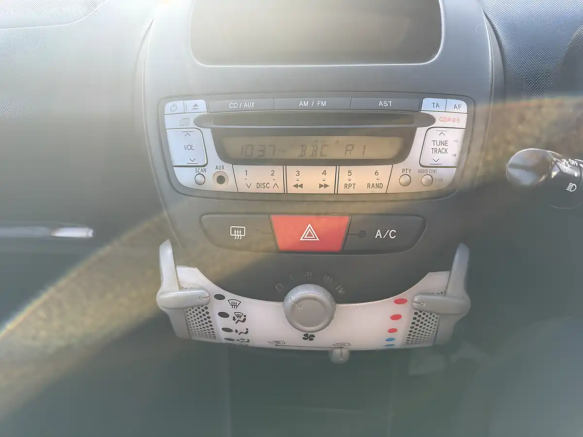 Used 2013 Peugeot 107 5-door Silver - Interior and Exterior details 10
