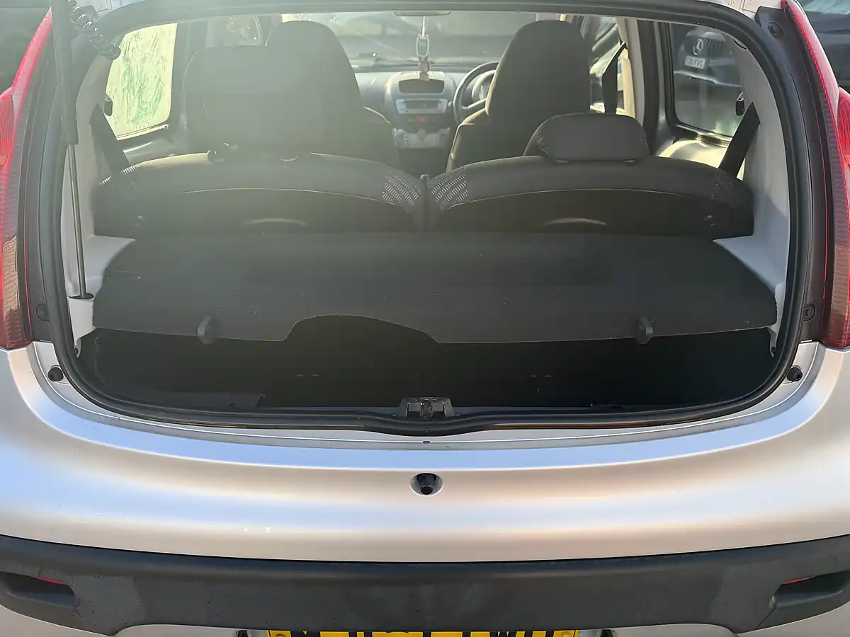 Used 2013 Peugeot 107 5-door Silver - Interior and Exterior details 15