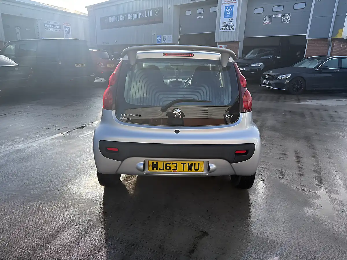 Used 2013 Peugeot 107 5-door Silver - Interior and Exterior details 8