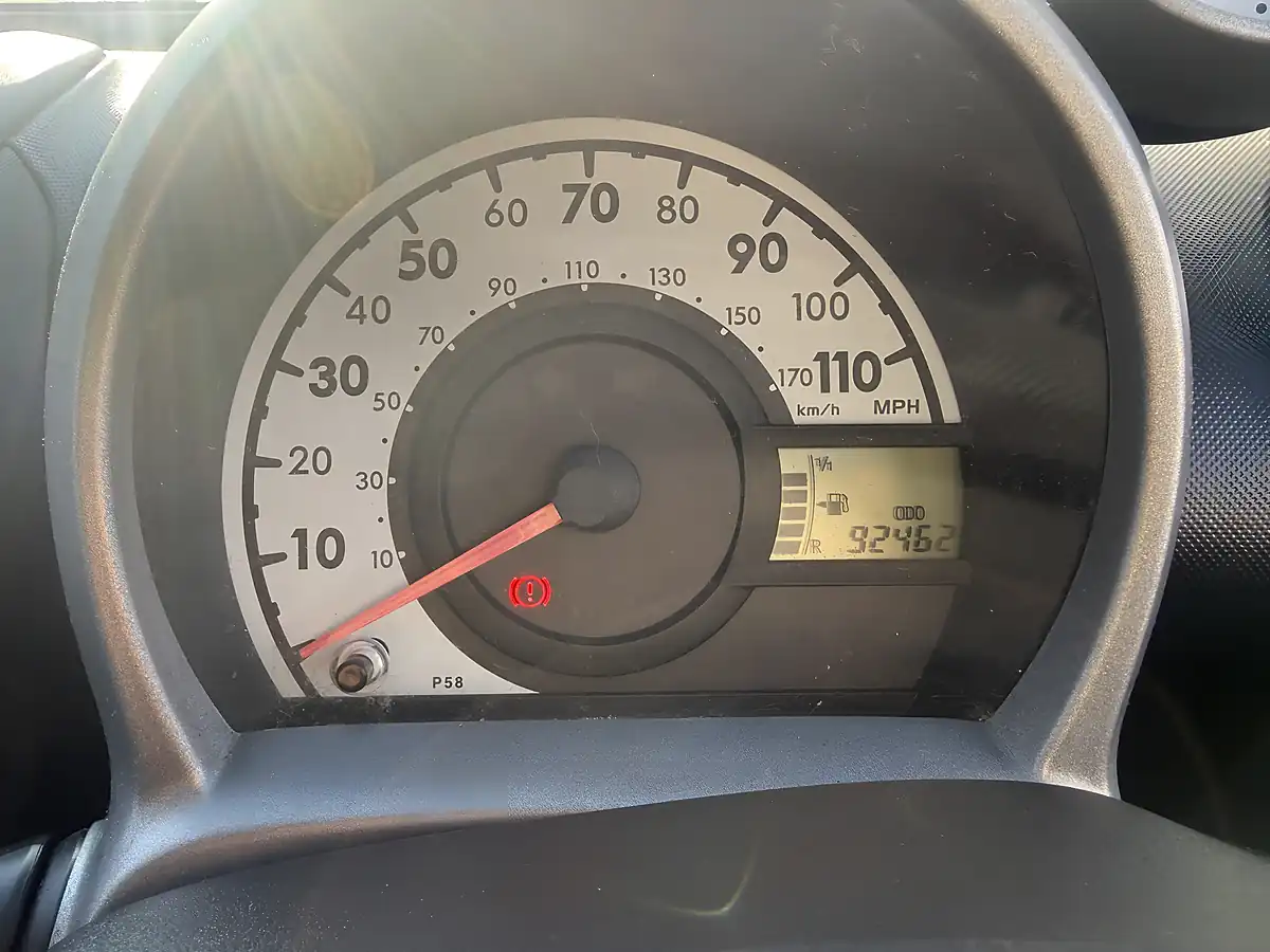 Used 2013 Peugeot 107 5-door Silver - Interior and Exterior details 9