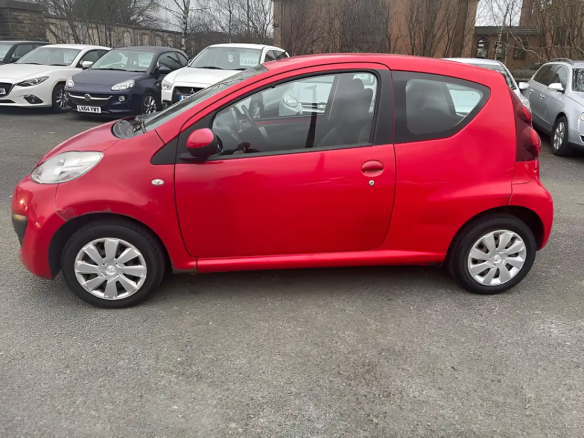 Used 2013 Peugeot 107 Access Red - Interior and Exterior details 3