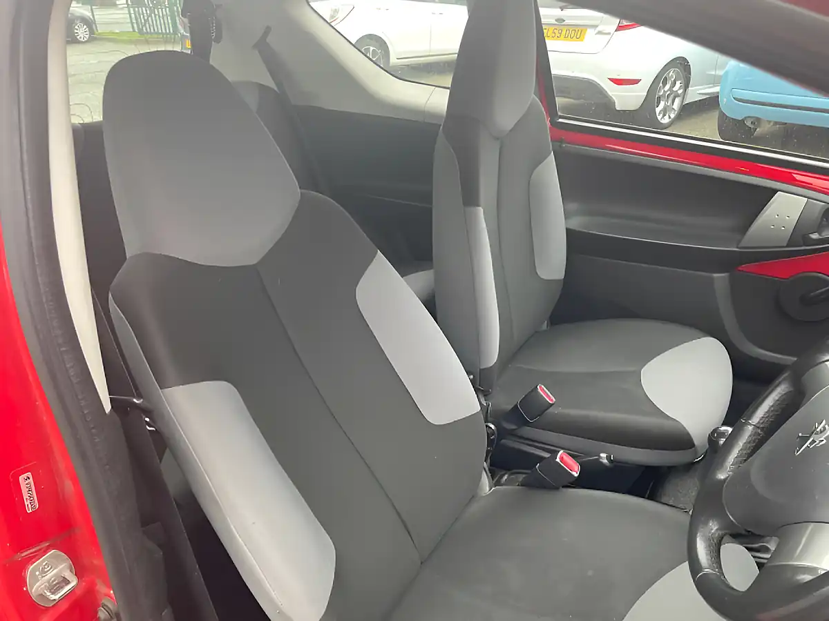 Used 2013 Peugeot 107 Access Red - Interior and Exterior details 7