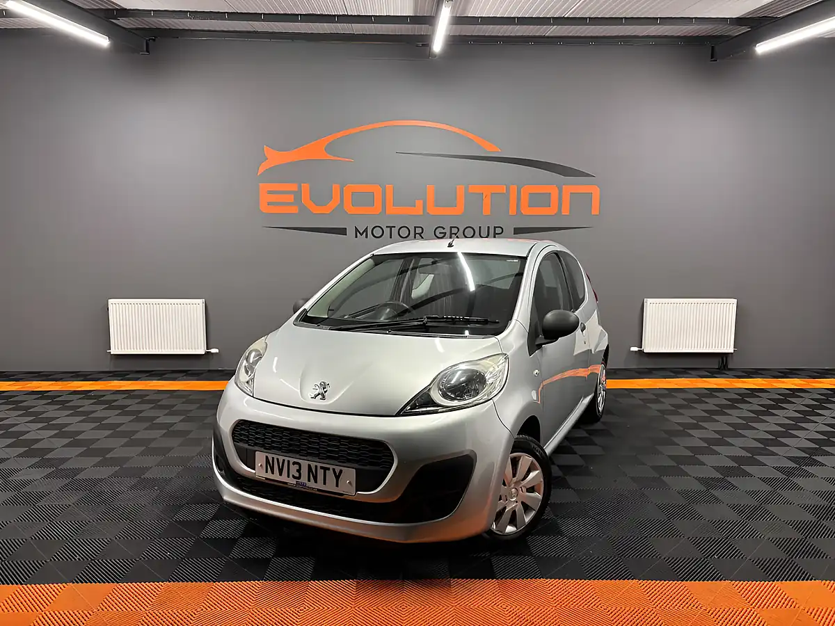 Used 2013 Peugeot 107 Access Silver - Front View