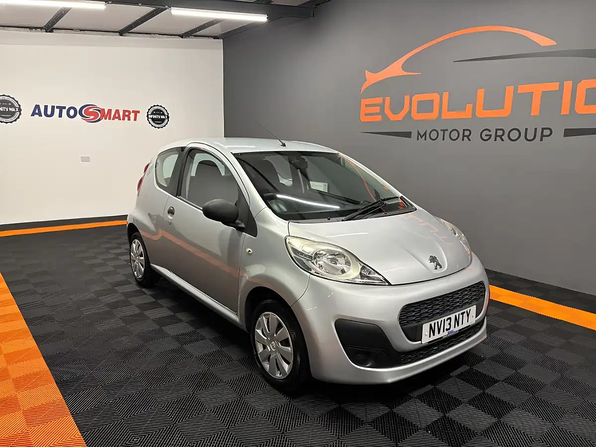 Used 2013 Peugeot 107 Access Silver - Interior and Exterior details 4