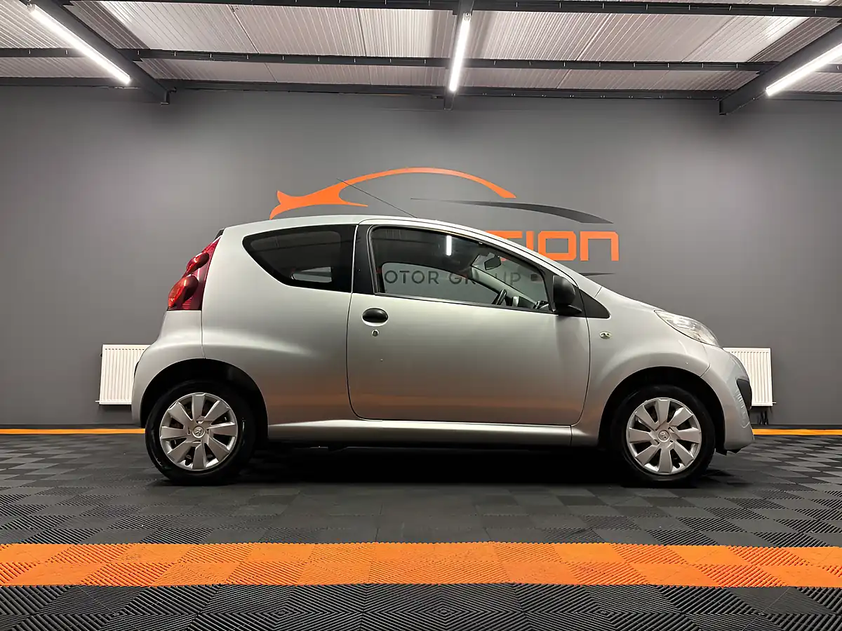 Used 2013 Peugeot 107 Access Silver - Interior and Exterior details 9