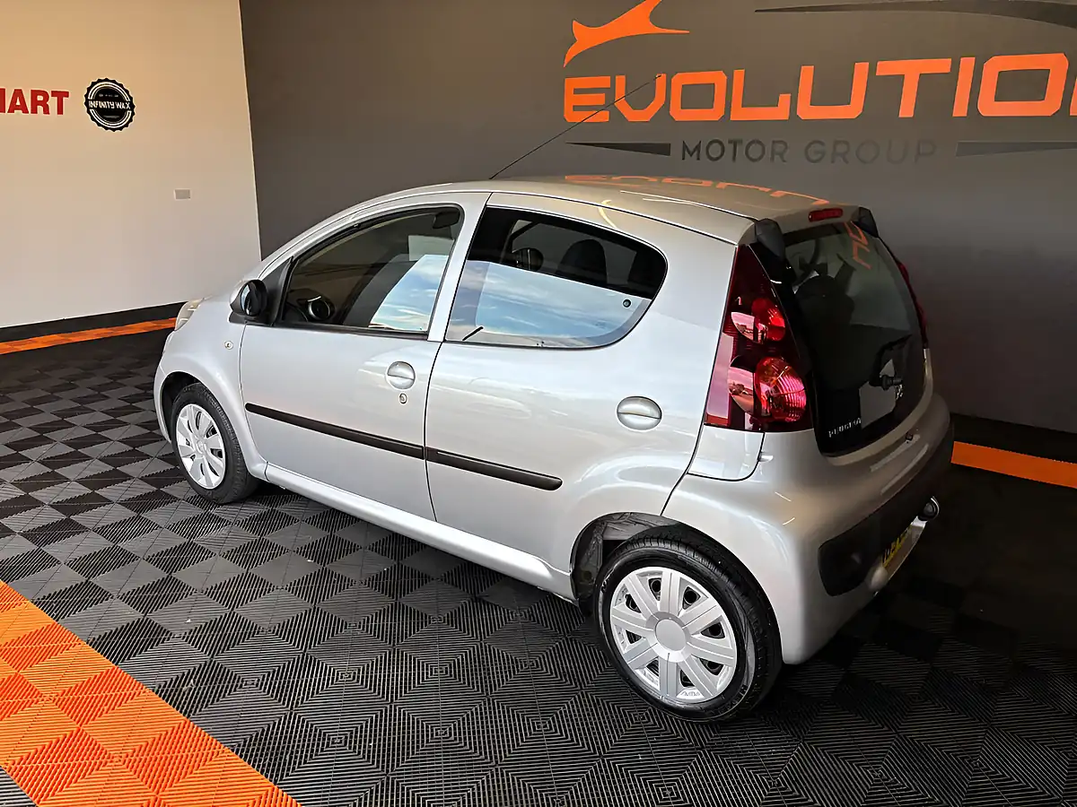 Used 2013 Peugeot 107 Active Silver - Interior and Exterior details 3