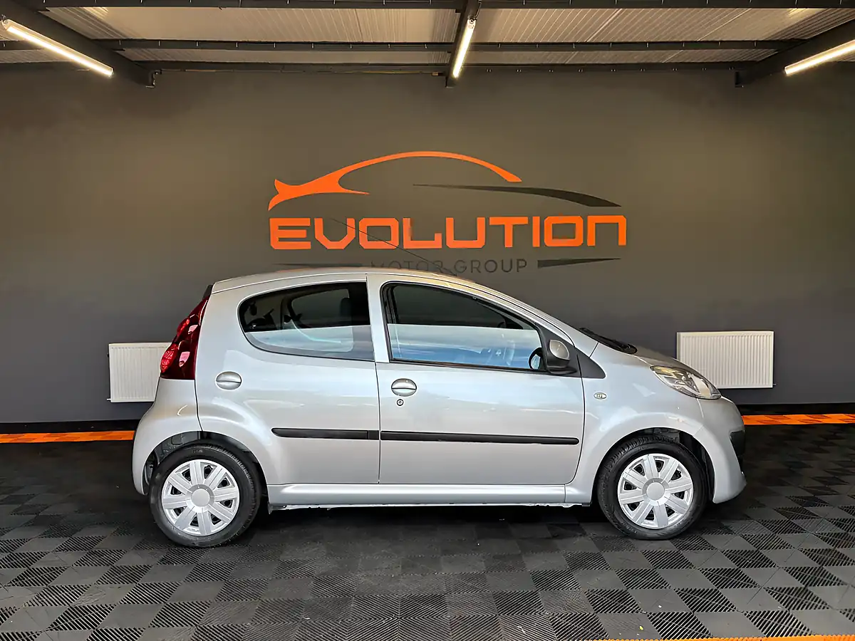 Used 2013 Peugeot 107 Active Silver - Interior and Exterior details 8