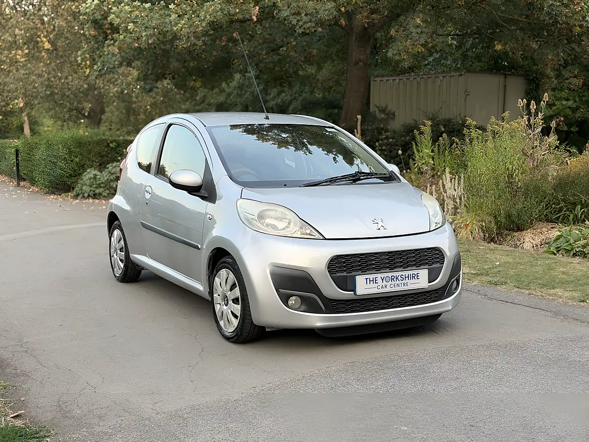 Used 2013 Peugeot 107 Active Silver - Front View