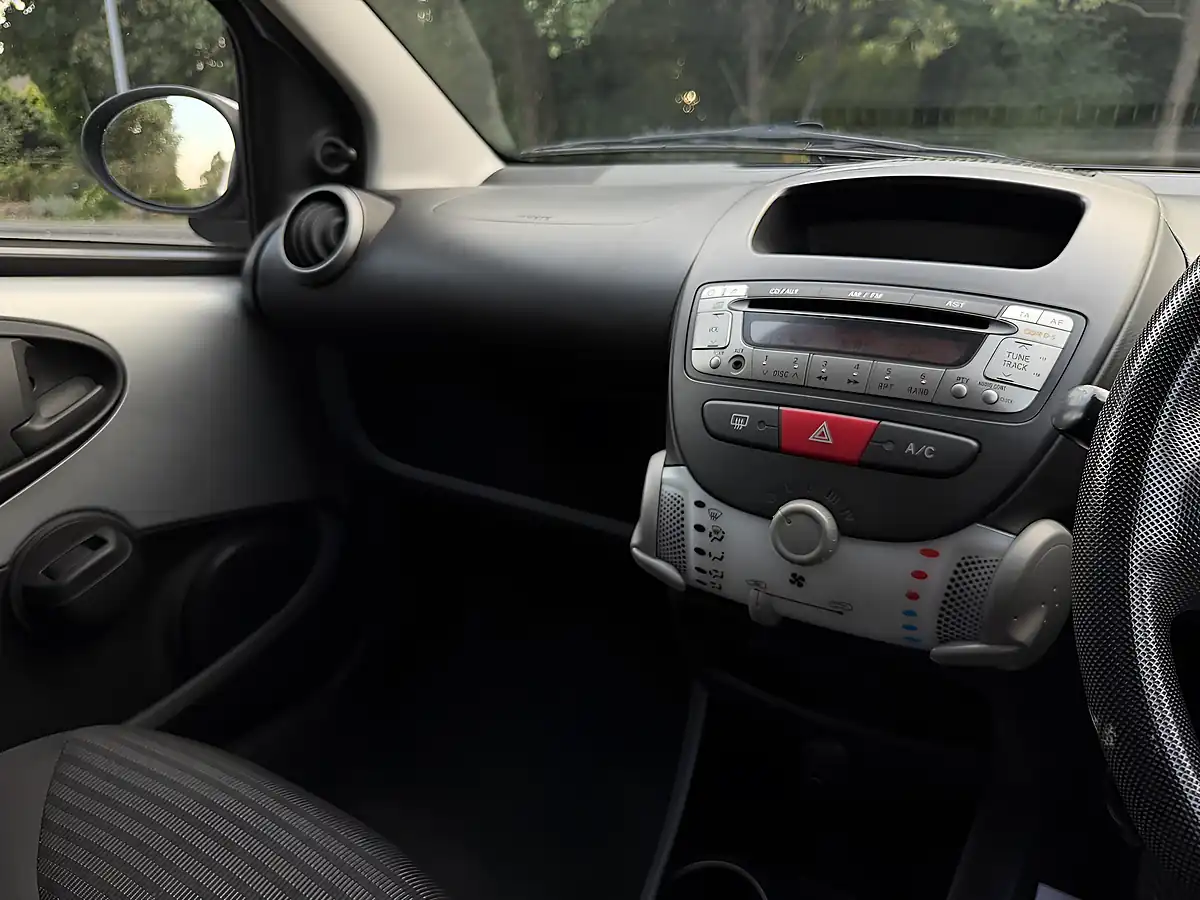Used 2013 Peugeot 107 Active Silver - Interior and Exterior details 18