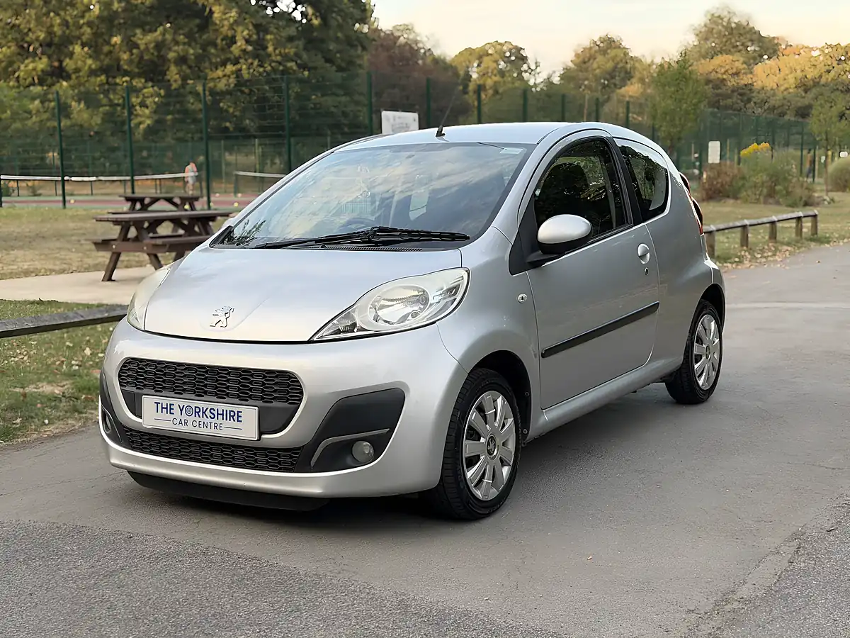 Used 2013 Peugeot 107 Active Silver - Interior and Exterior details 3