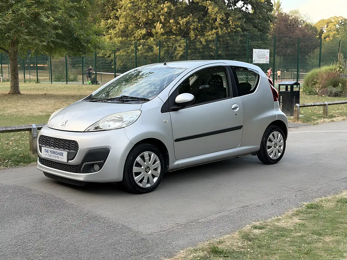 Used 2013 Peugeot 107 Active Silver - Interior and Exterior details 4